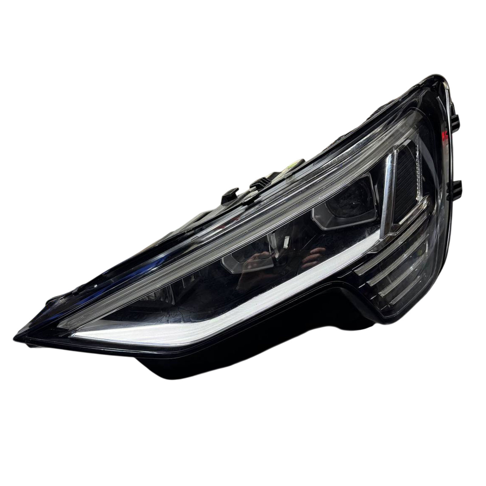 Audi E-TRON 55 4KE led фара права